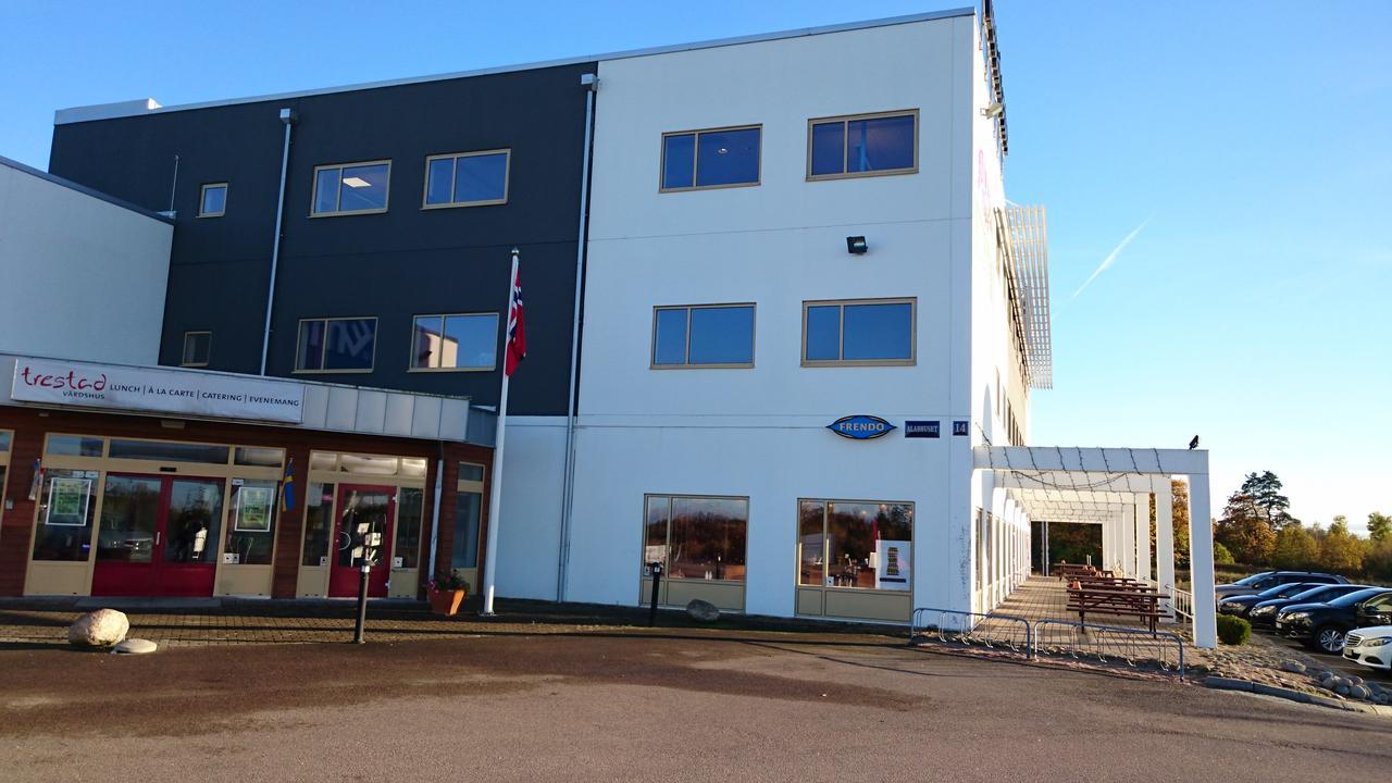 Trestads Restaurang Hotell&Pensionat Vanersborg Bagian luar foto
