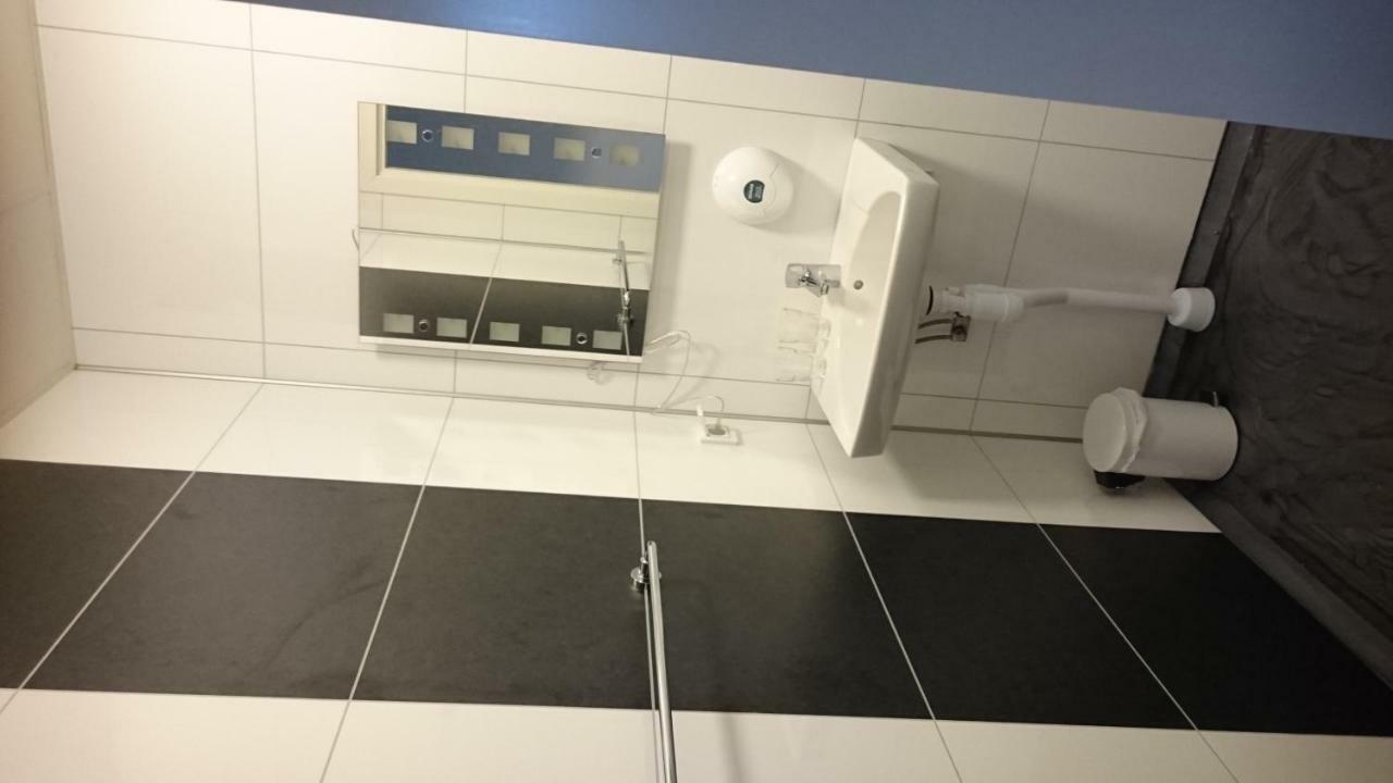 Trestads Restaurang Hotell&Pensionat Vanersborg Bagian luar foto
